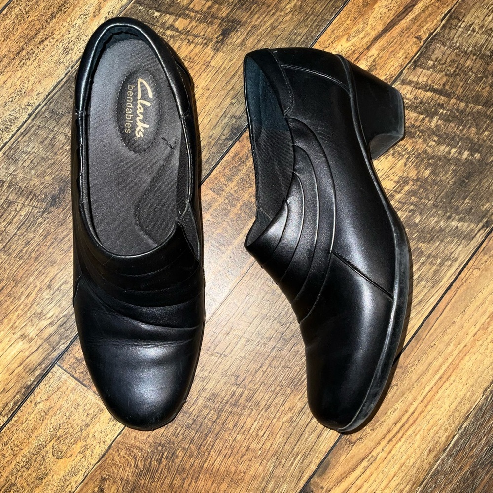 Clarks Bendable Ankle Booties Slip On Size 8m Col… - image 2